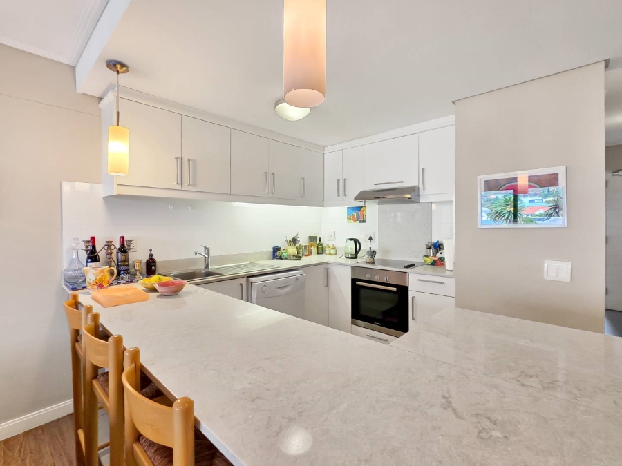 2 Bedroom Property for Sale in Vredehoek Western Cape